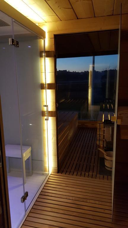 Hotel Sports & Spa - La Voile D'Or Sables-dʼOr-les-Pins Exterior foto